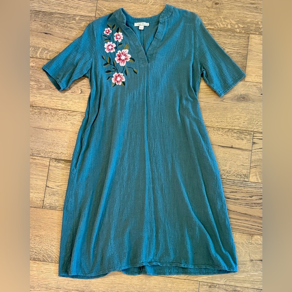 FINAL TOUCH Embroidered Dress - 100% cotton - Textured - With Pockets! Sz Medium
